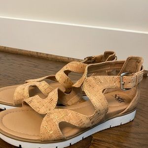 Sofft Mirabelle Gold Cork Sandals 9